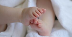 Pourquoi faire consulter son bébé chez l’ostéopathe?