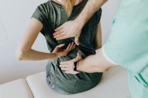 Quand consulter un ostéopathe ? Les signaux d’alerte à ne pas ignorer.